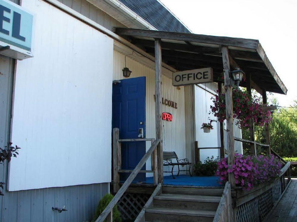 Lake Ontario Motel & Inn Newfane Exterior photo